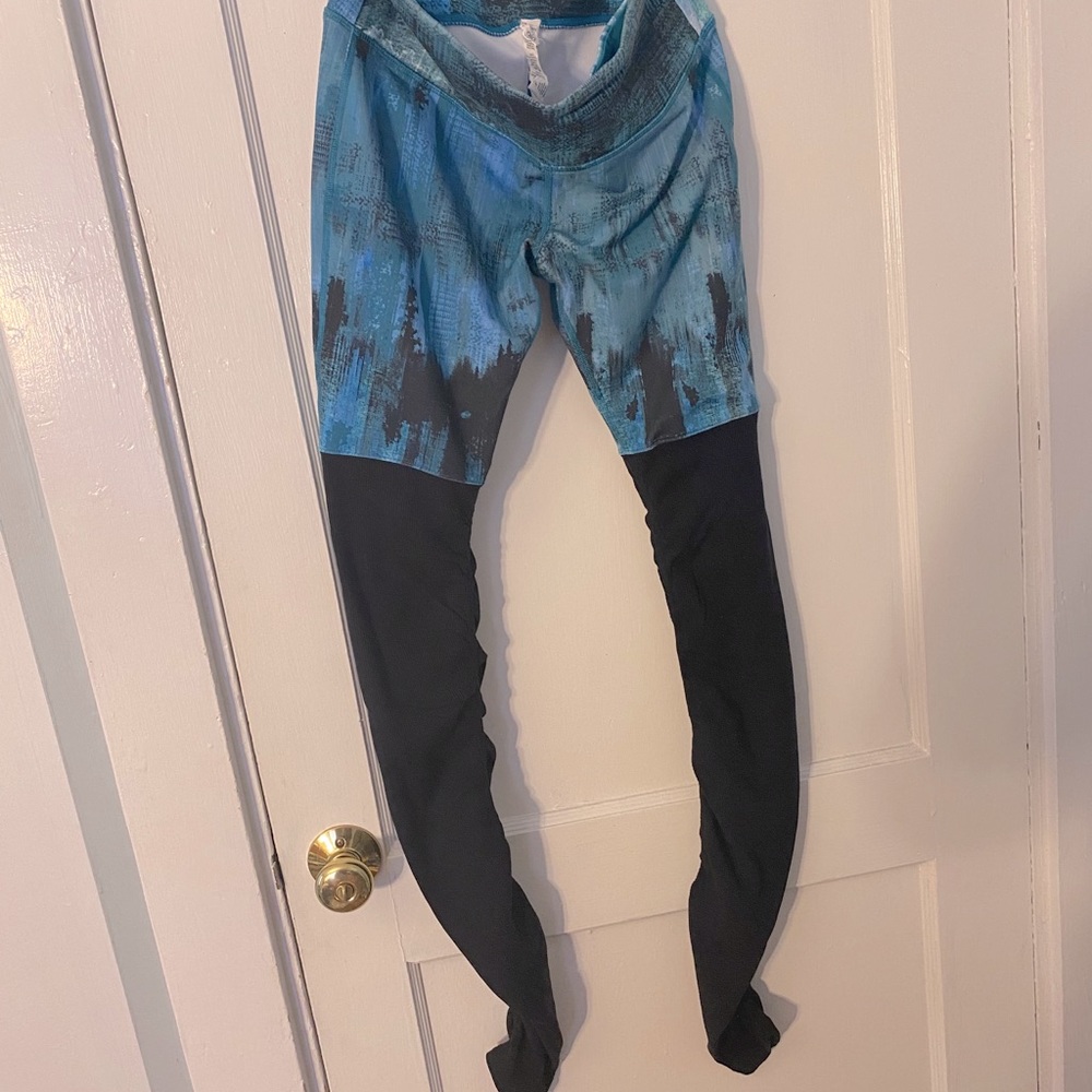 ALO YOGA LEGGINGS Size LARGE - Picture 1 of 7